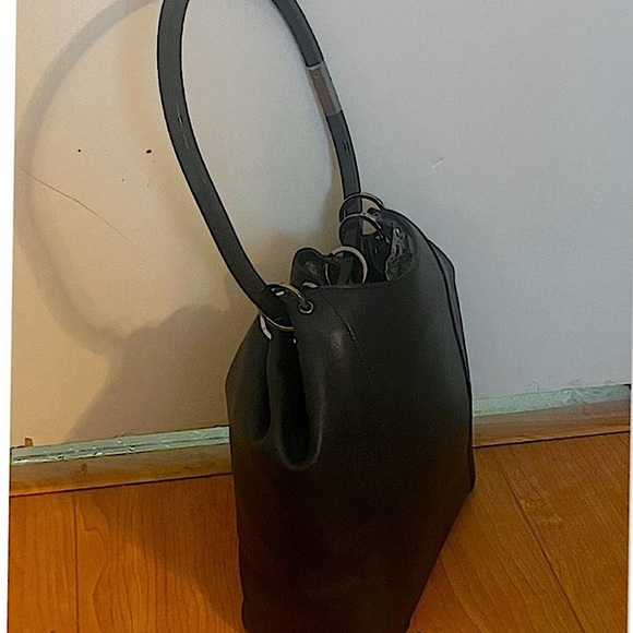 Authentic Gucci Tom Ford 99 FW Rare Black Leather Curtain Bag - Picture 9 of 16